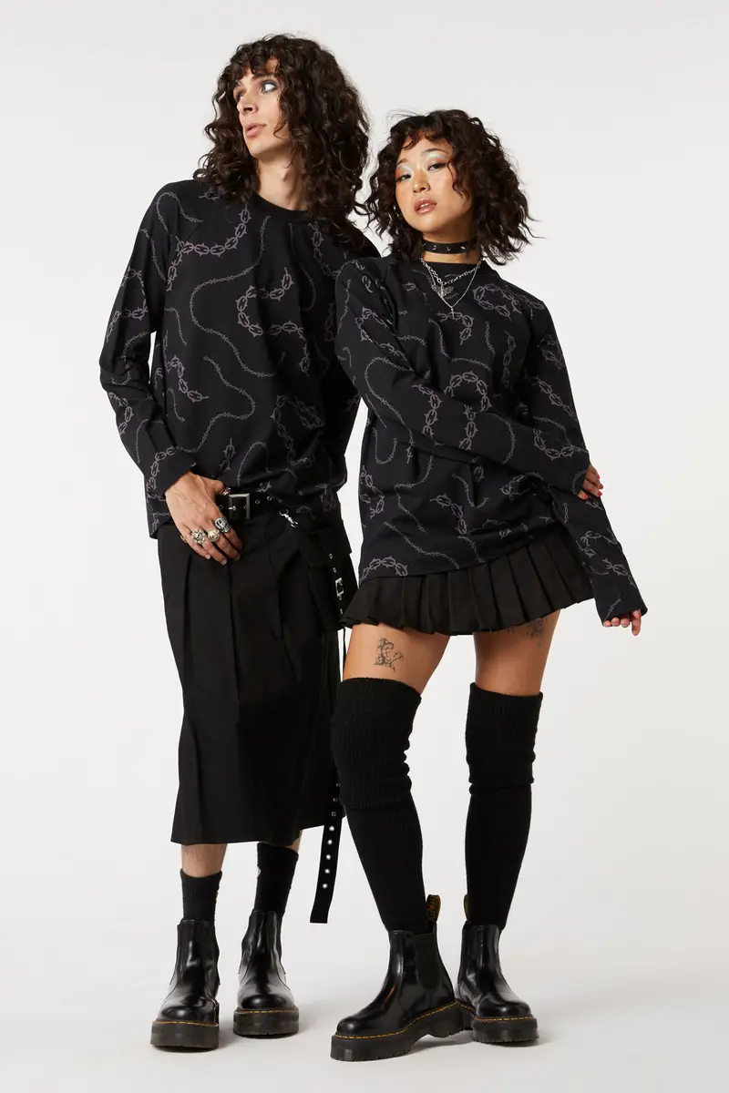 Bound & Chained Raglan 1