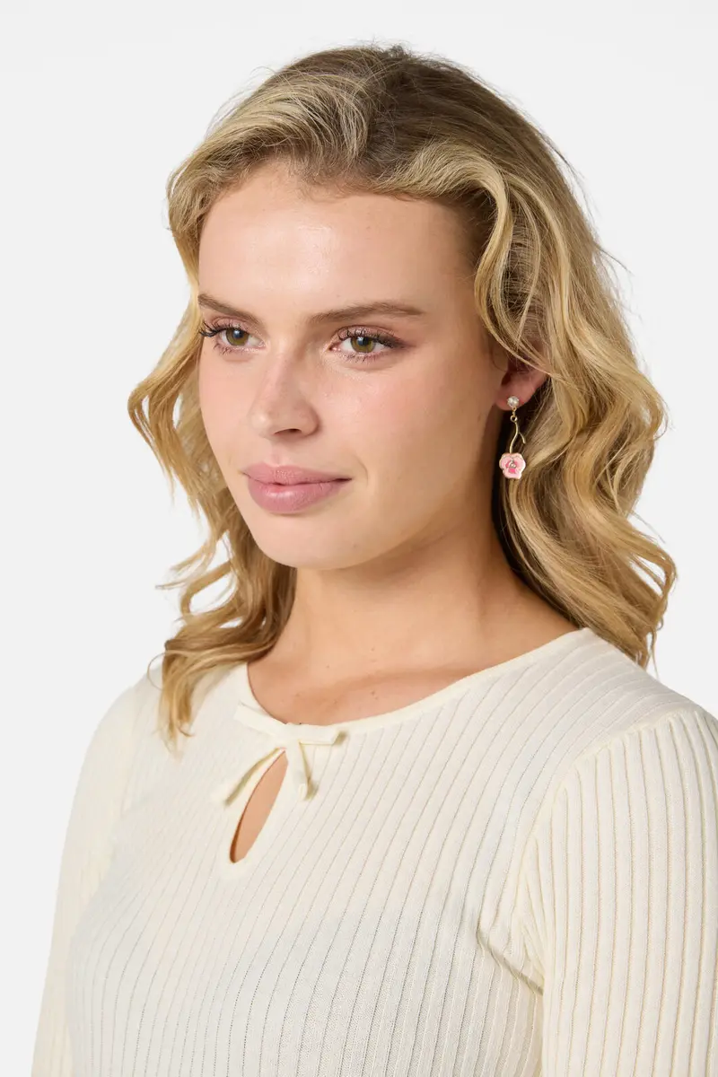 Gentle Floral Earrings 1